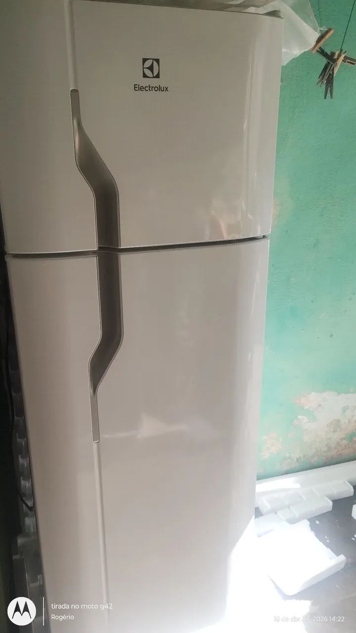 Geladeira 260 litros top, funcionando tudo certinho interessado e