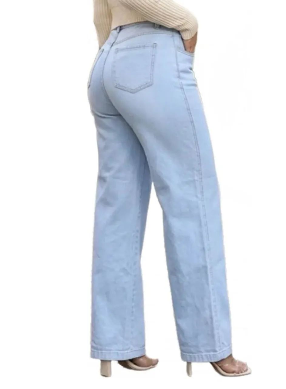 Vendo calça jeans feminina tamanho 44 com etiqueta nunca usada. 