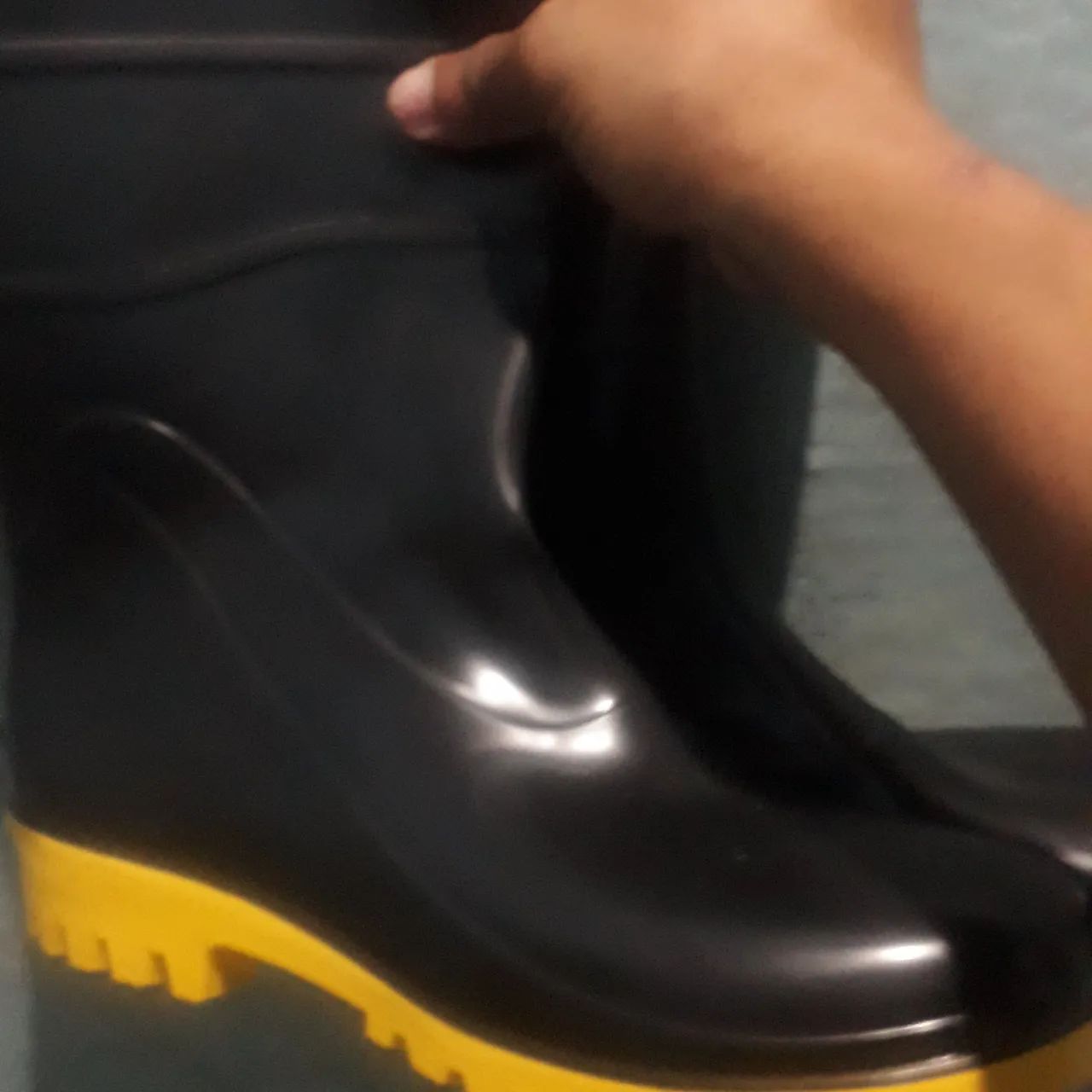 VENDO BOTA, DE PROTEÇÃO EPI. BRACOL TAM:40 - Foto 2