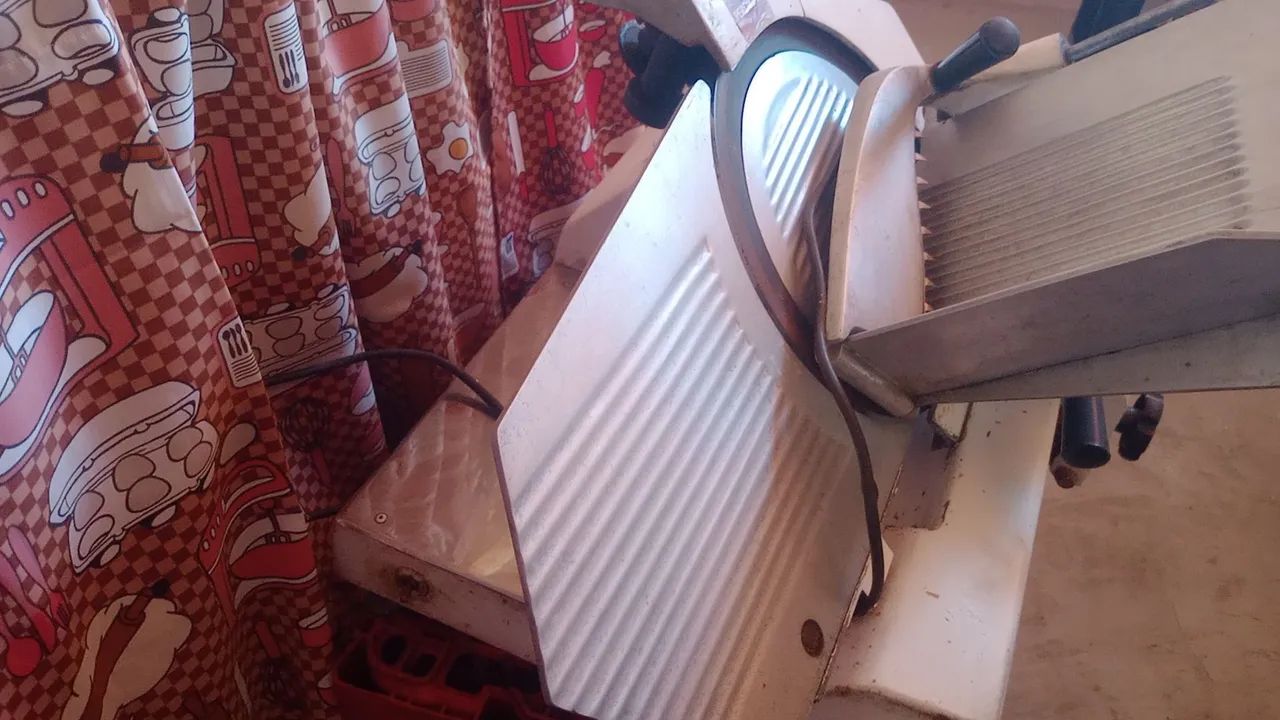 Máquina de cortar frios  - Foto 2