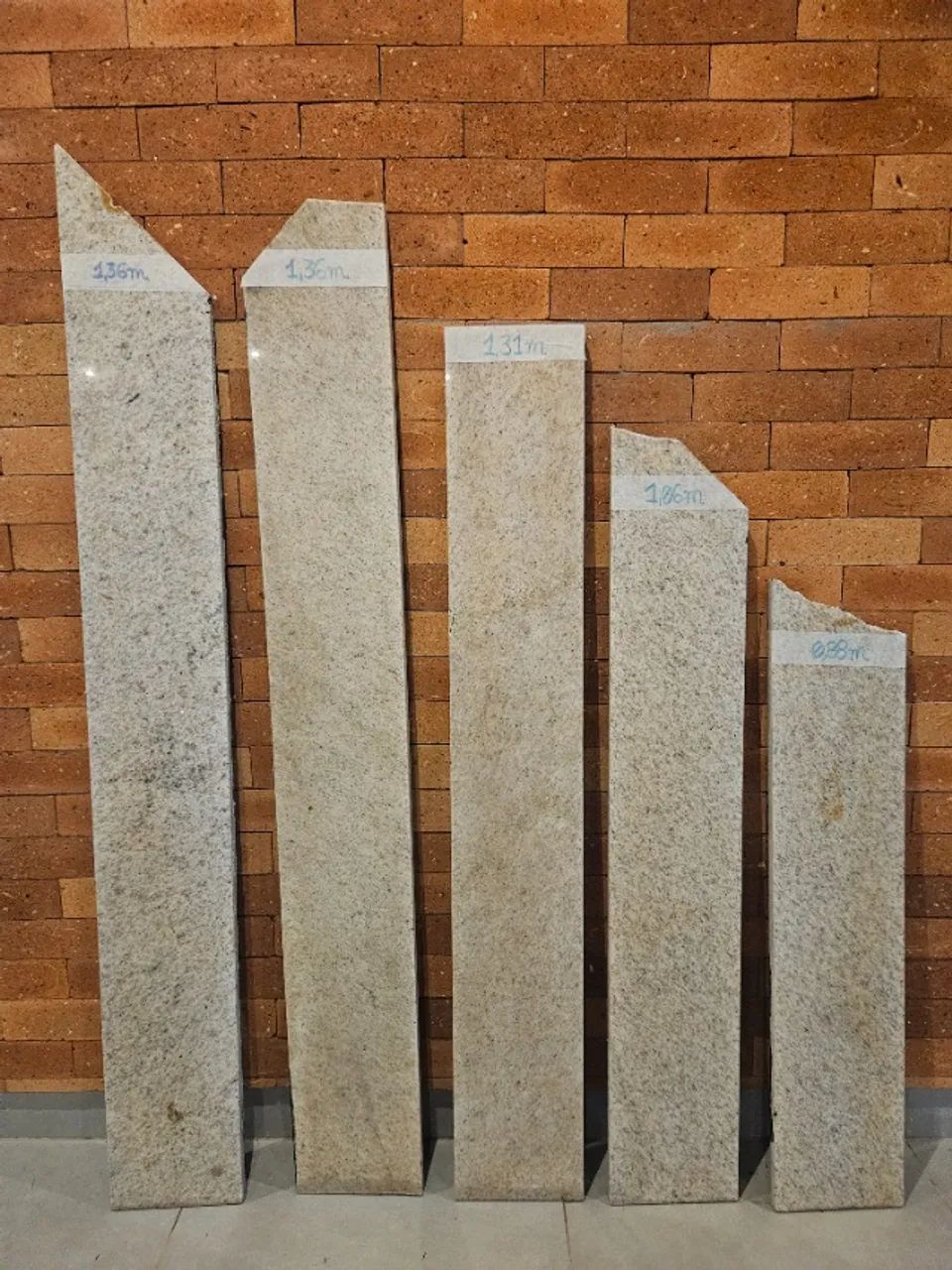 Lot 5 White Granite Thresholds - Width 20 cm (Pieces up to 1.36 m)
