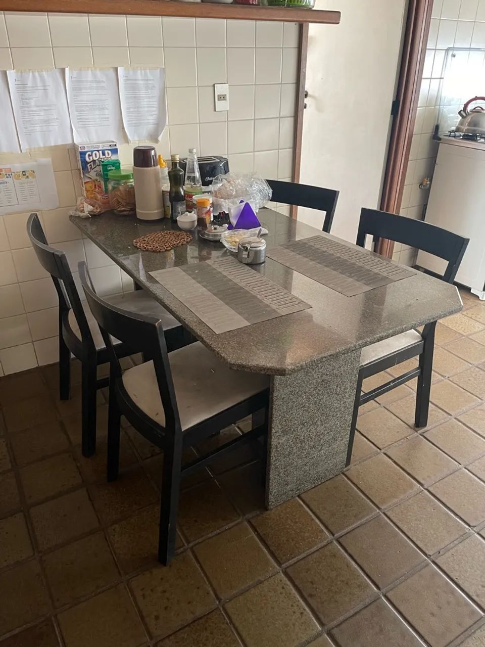 Mesa retangular em granito, 6 lugares