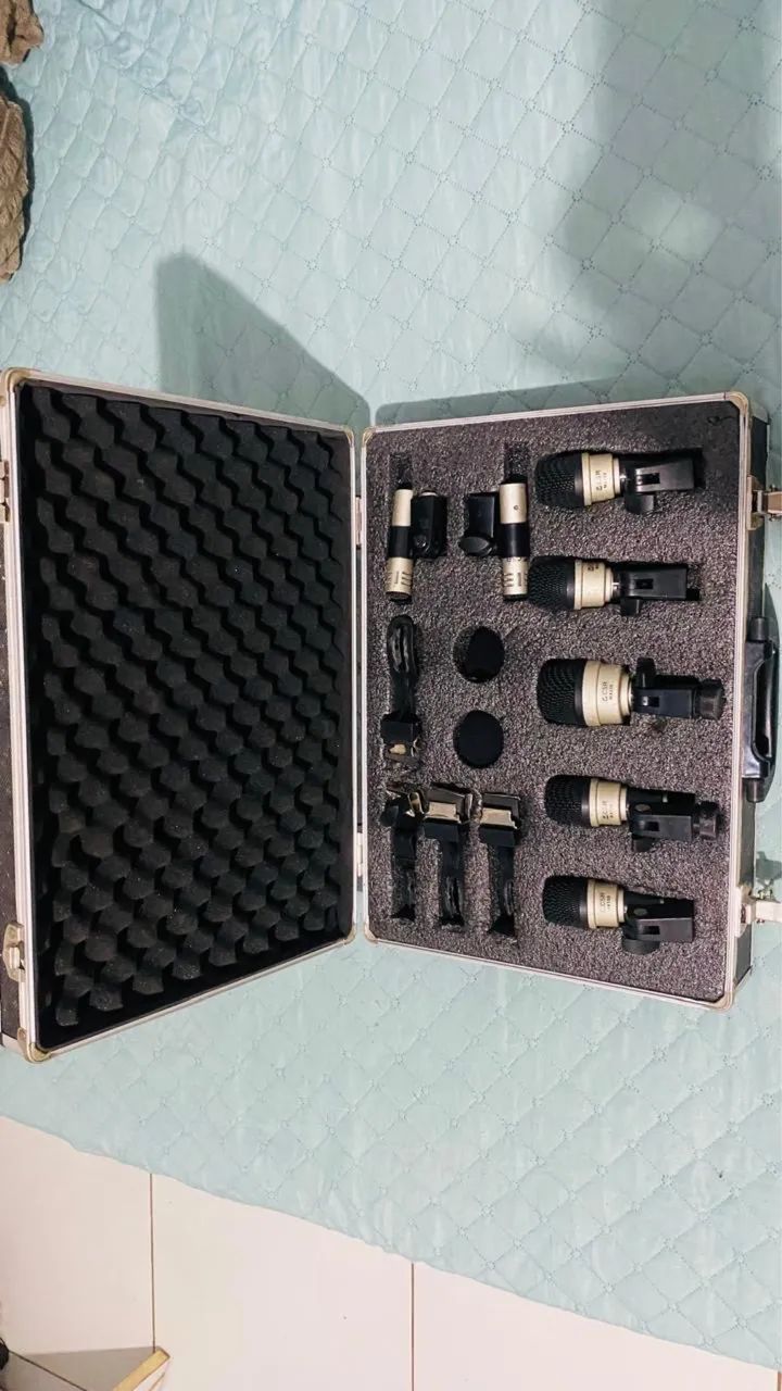 Kit de microfones professional da Marca CSR, pra bateria  - Foto 2