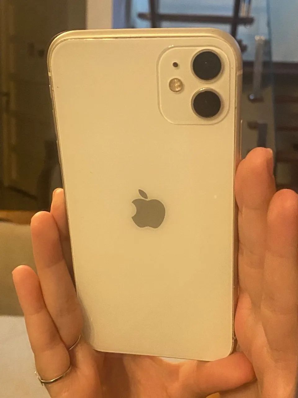 IPHONE 11 ótimo 8 capinhas e película junto 