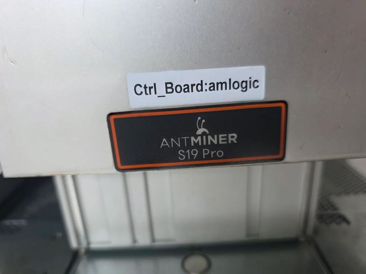 Antminer s19 pro 96TH (12 unidades) - Foto 4