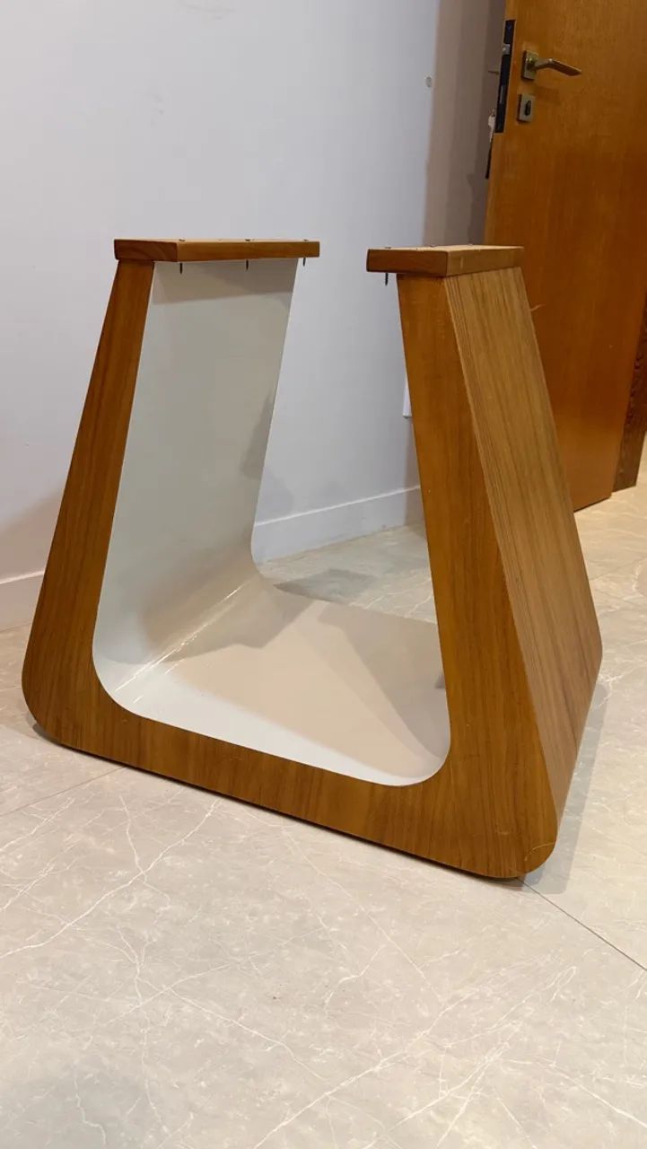 Pé de mesa central
