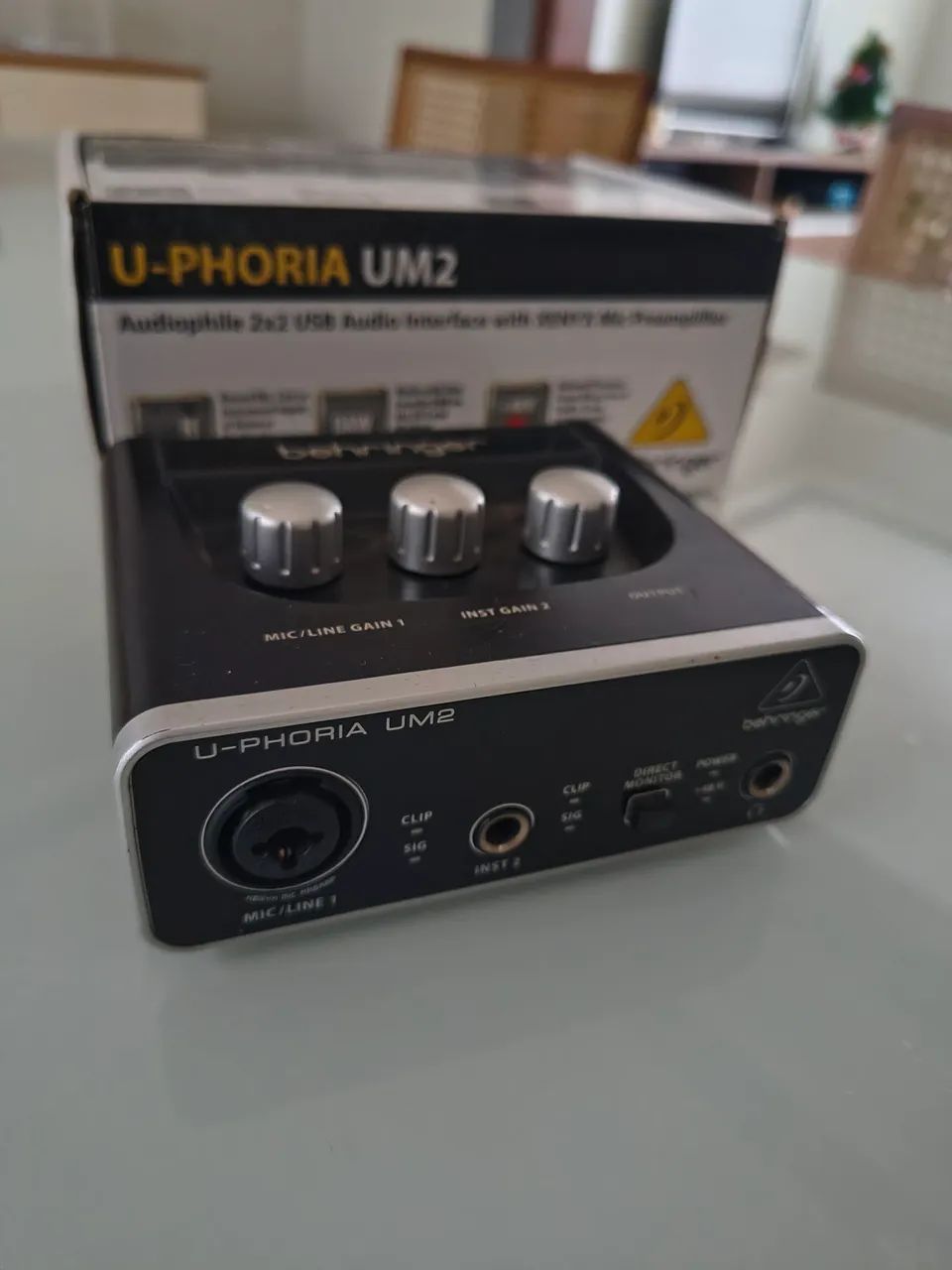 Interface de áudio Behringer U-phoria UM2