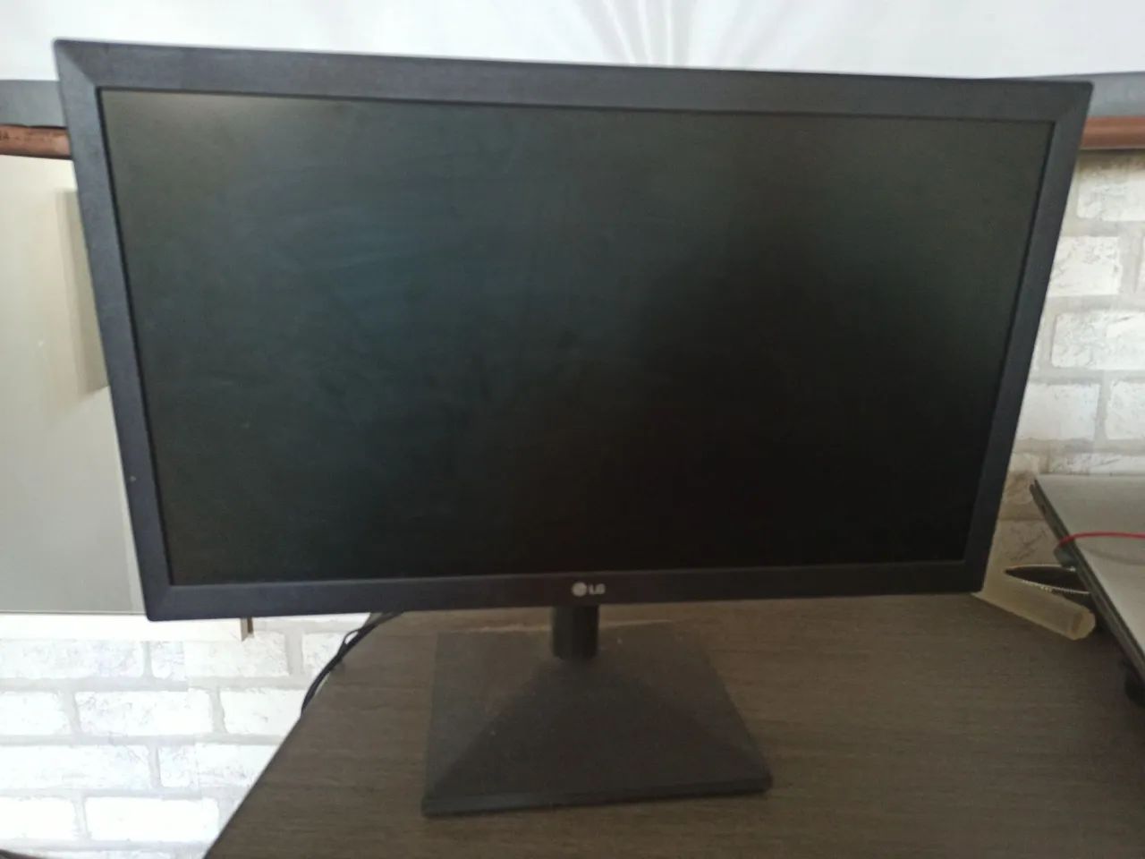 Monitor LG 14 polegadas com entrada HDMI