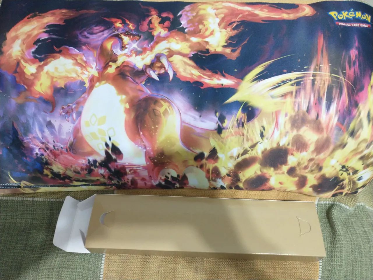 Playmat Charizard UPC novo