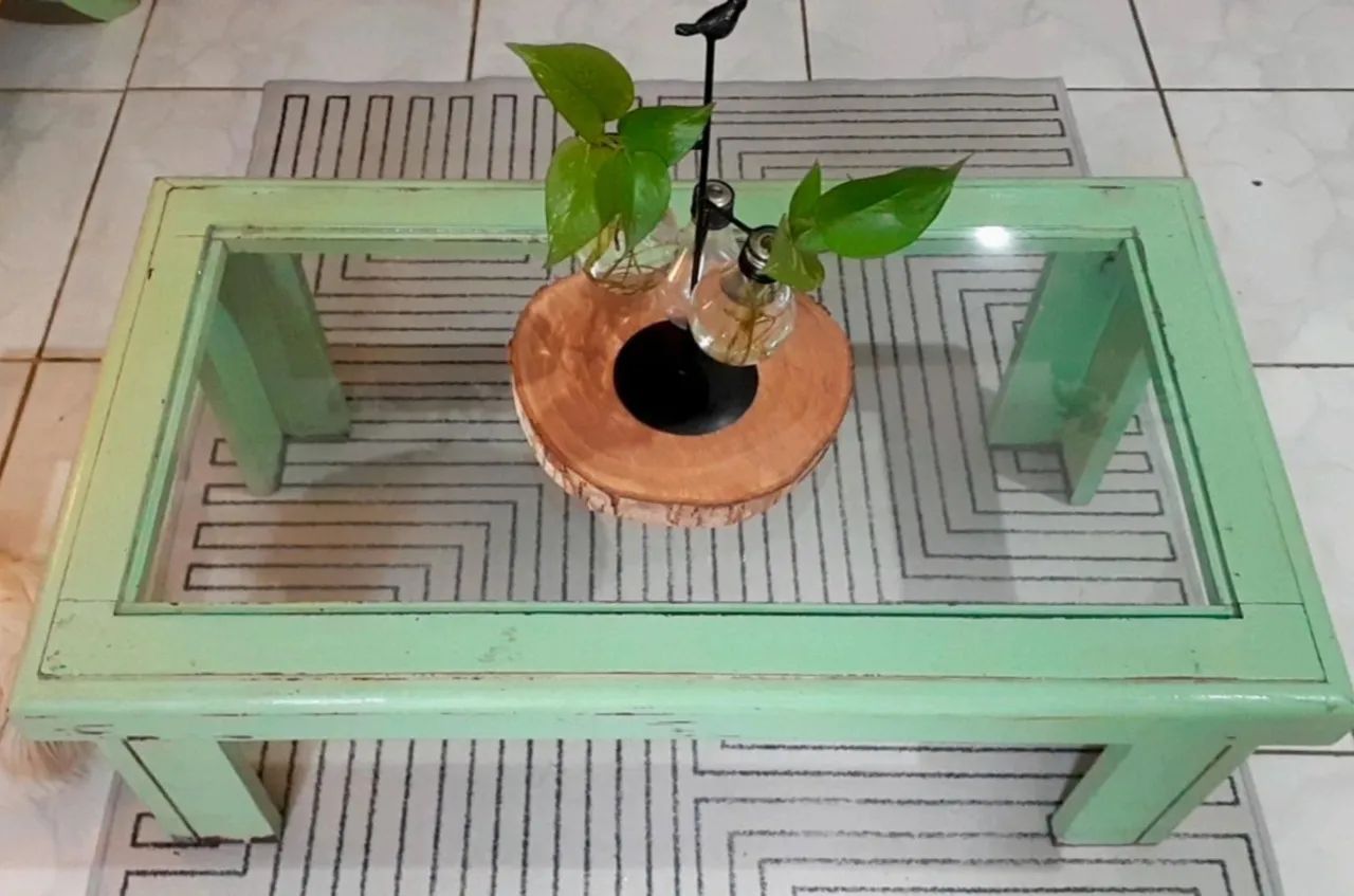 Mesa de centro com vidro grosso. - Foto 2