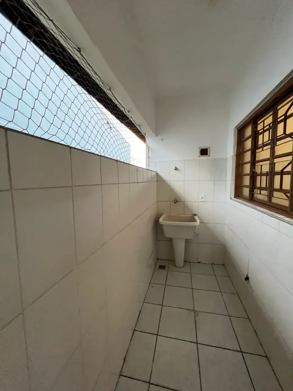 Alugo 4 cômodos e garagem - Foto 5