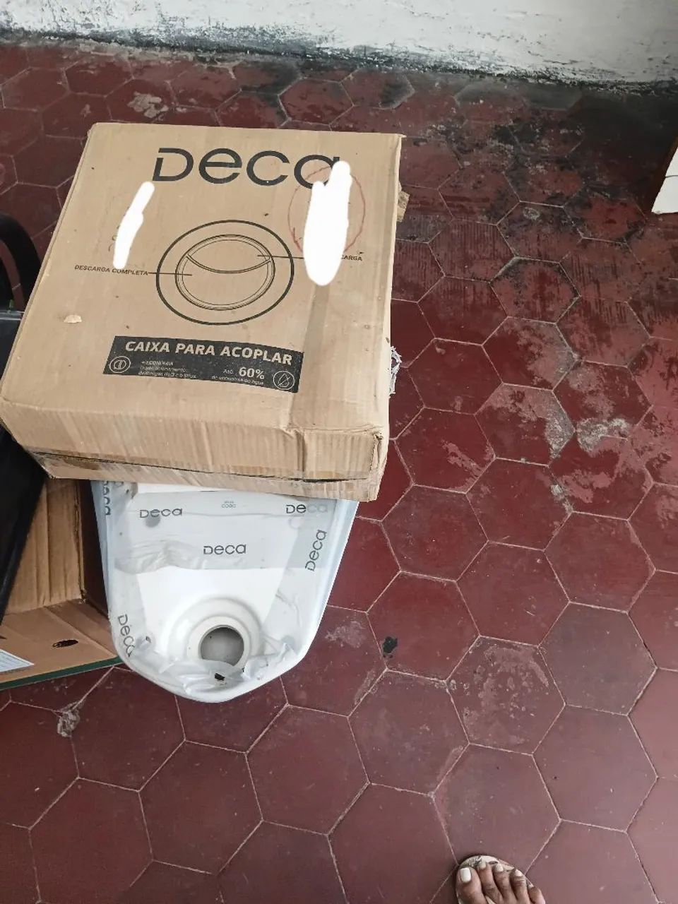 Complete toilet with concealed cistern