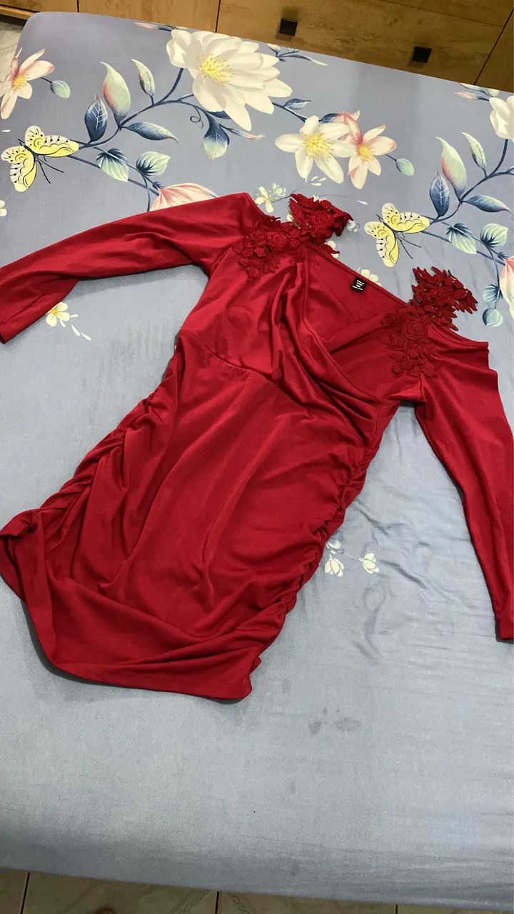 Vestido vinho, com alças em renda G