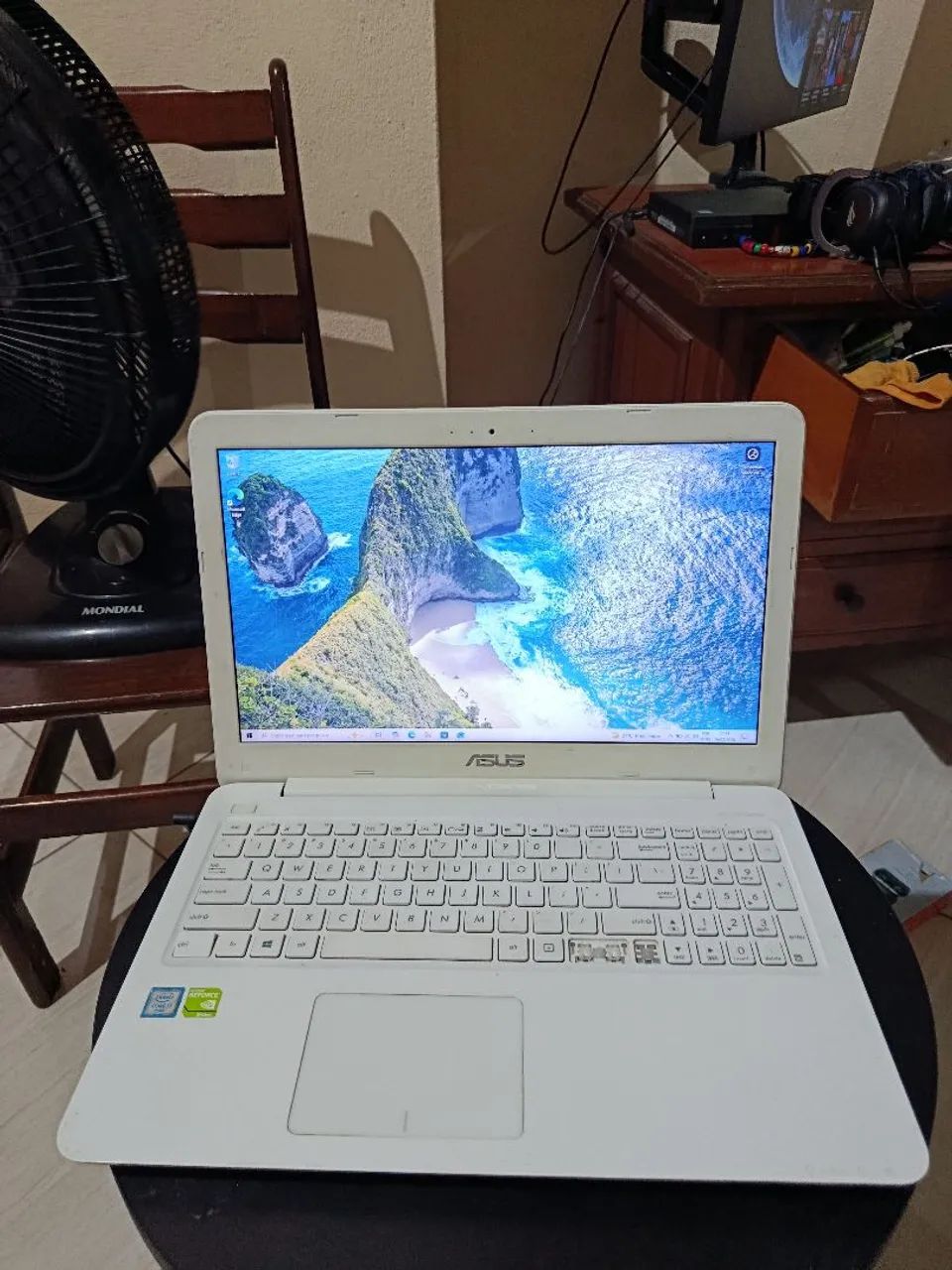 Notebook Asus Branco i7, 20gb ddr4 e Placa de vídeo dedicada