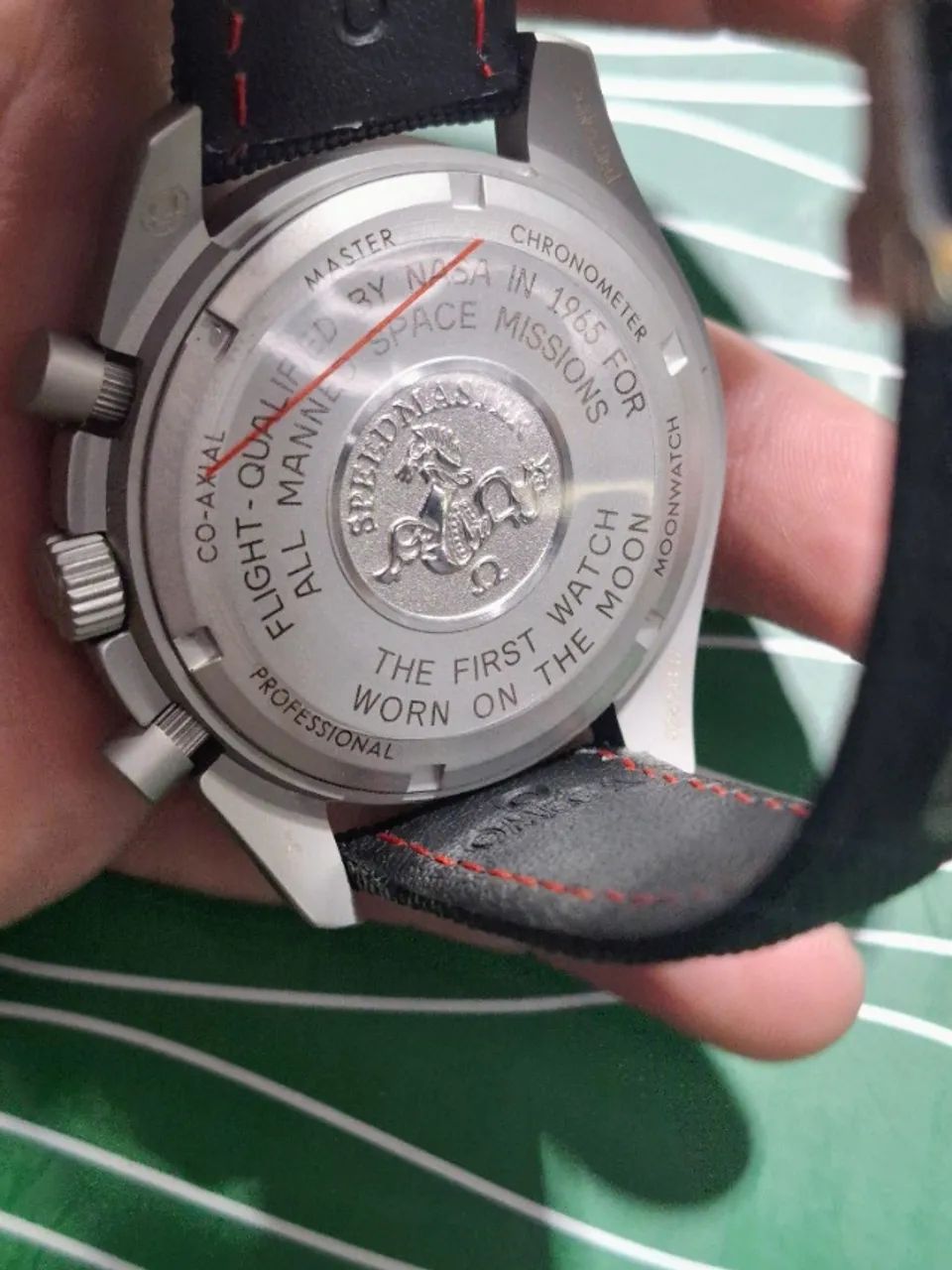 Relógio OMEGA SEAMASTER EM TITÂNIO COM PULSEIRA DE COURO - Foto 3
