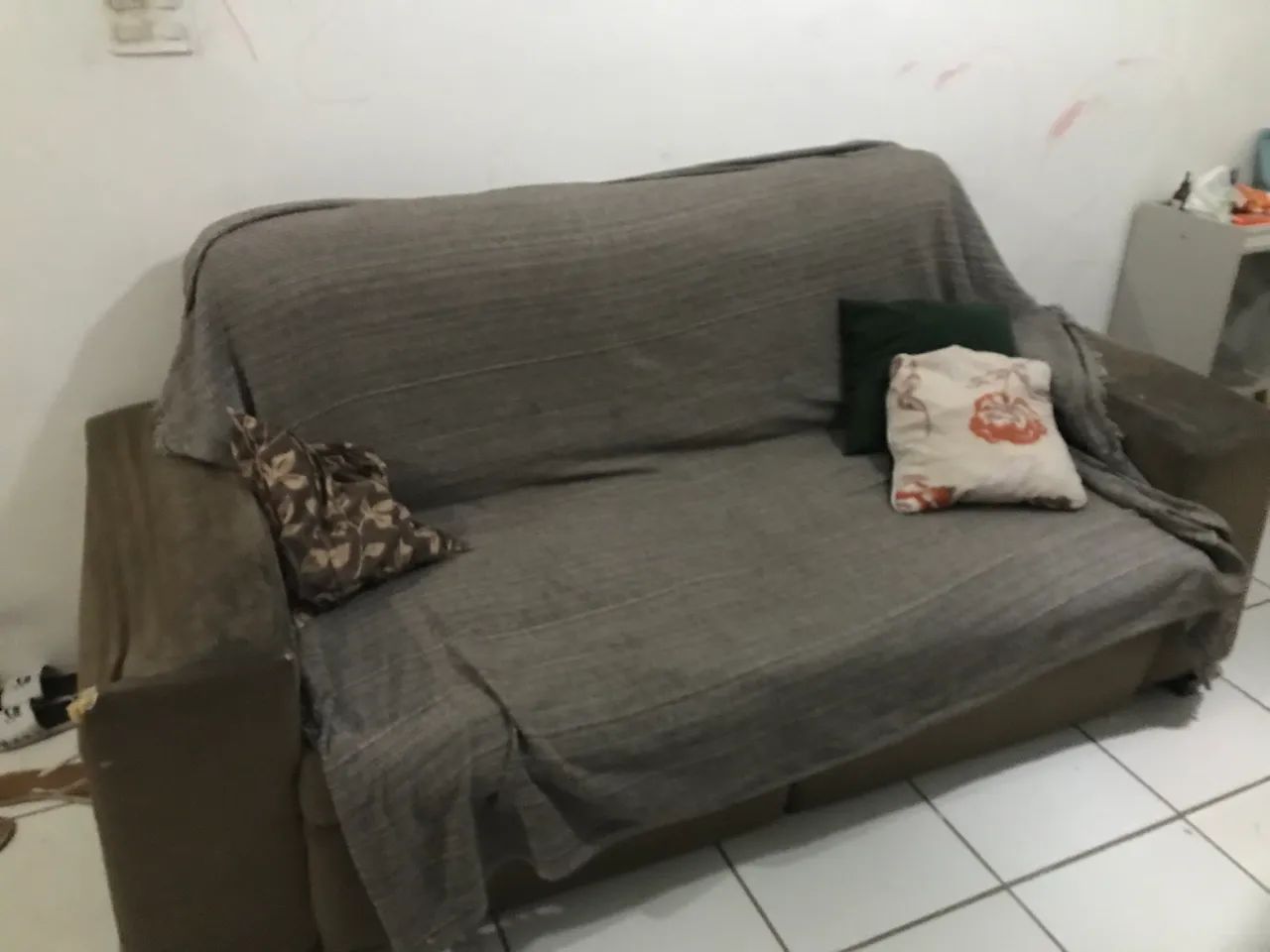 Sofá reclinable y extensible usado64962680764803120