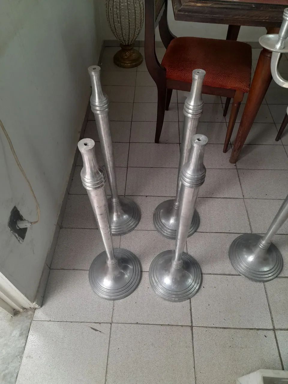 4 Colunas Castiçais de Alumínio 