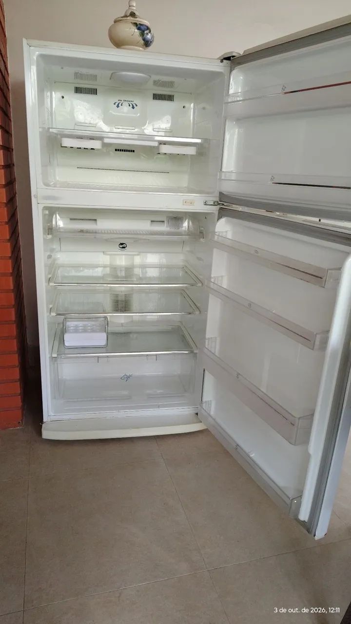 Vendo Geladeira Eletrolux DS600 - Foto 2
