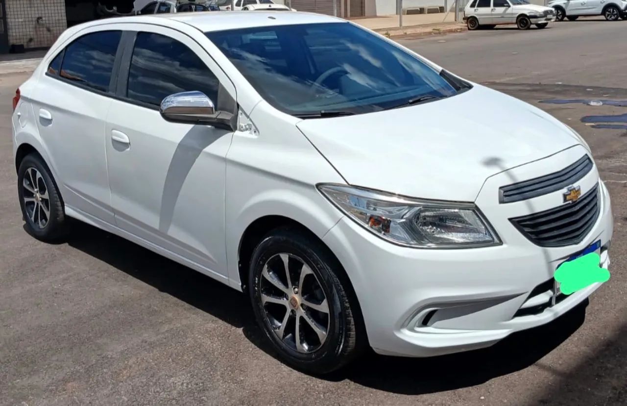 Chevrolet Onix ONIX HATCH Joy 1.0 8V Flex 5p Mec. 2018