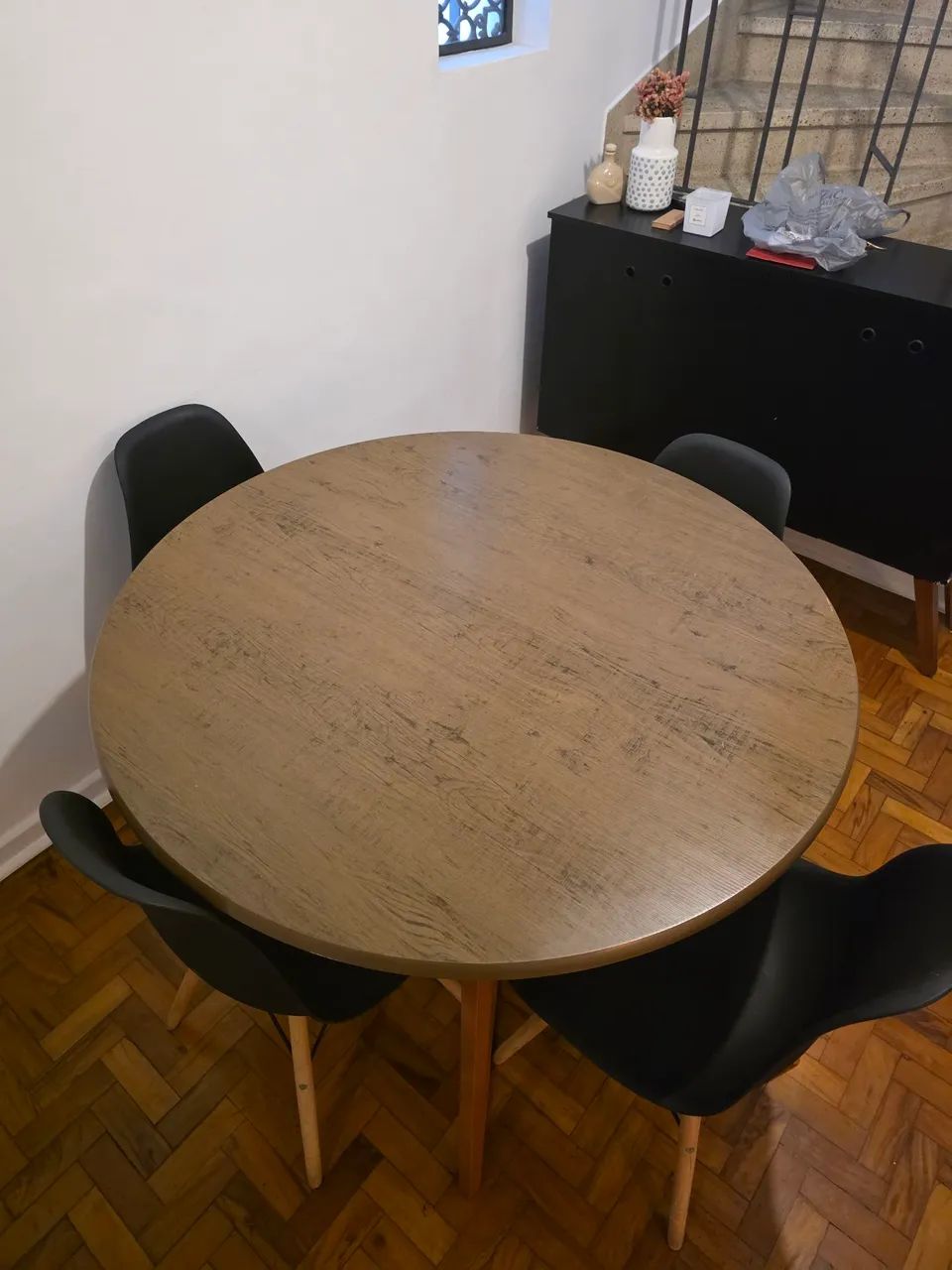 Mesa de jantar com 4 cadeiras