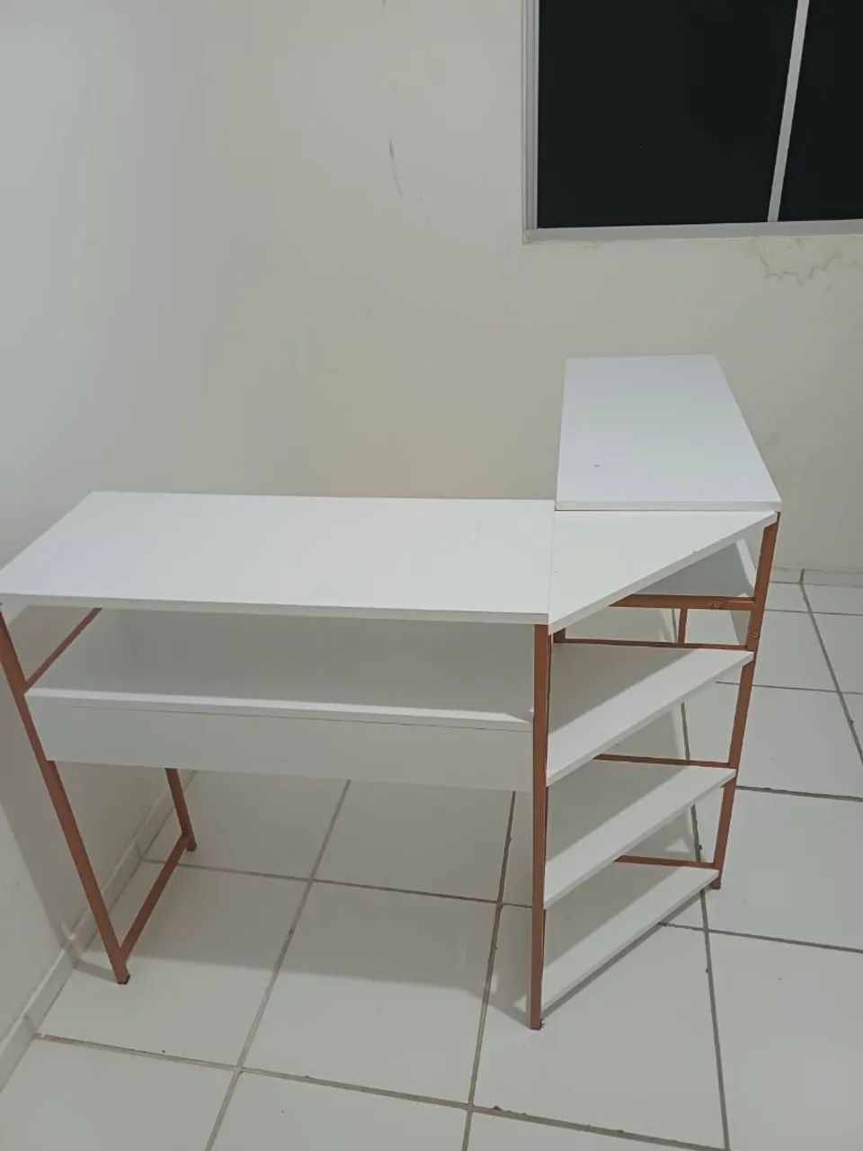 Mesa de manicure em L nova