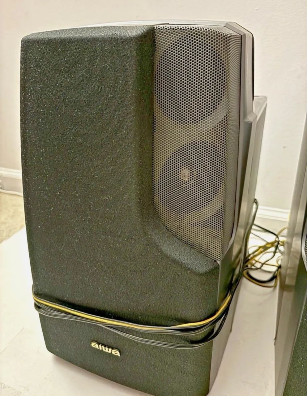 Par de caixas Aiwa 180 Surround - Equipamentos e Acessórios de Som