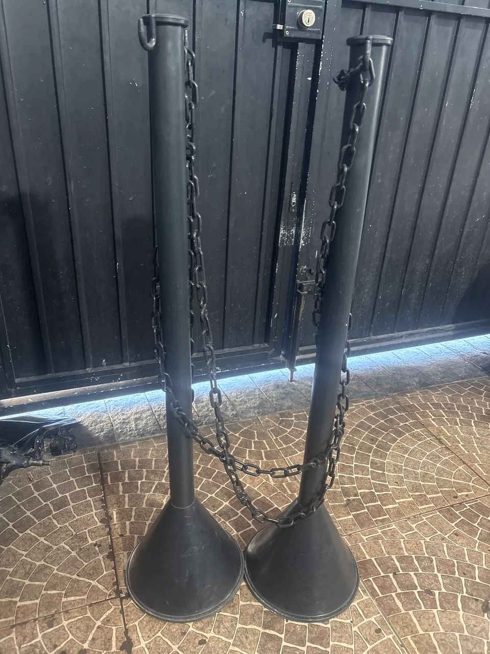 Pedestal delimitador corrente