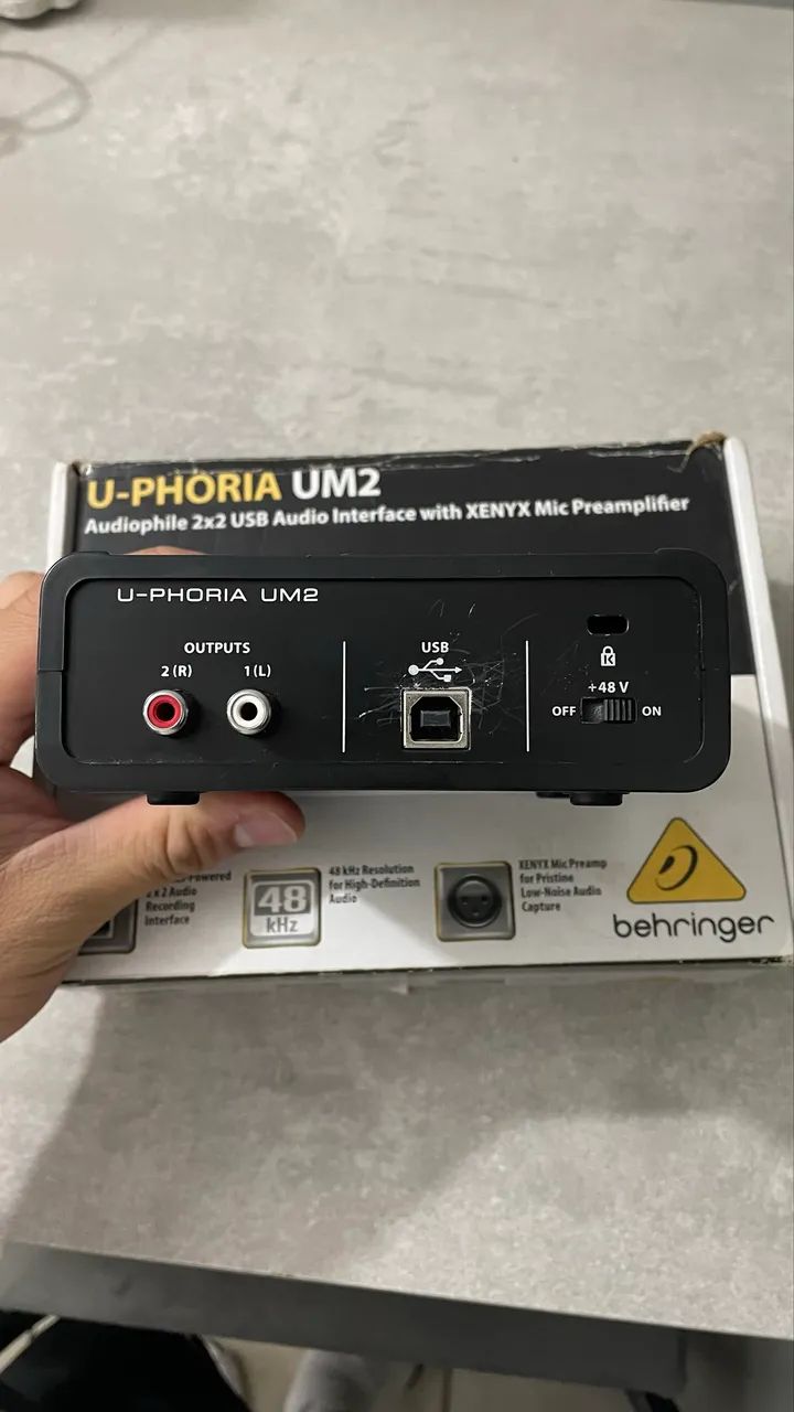 Interface de Áudio Behringer UM2 - Foto 3