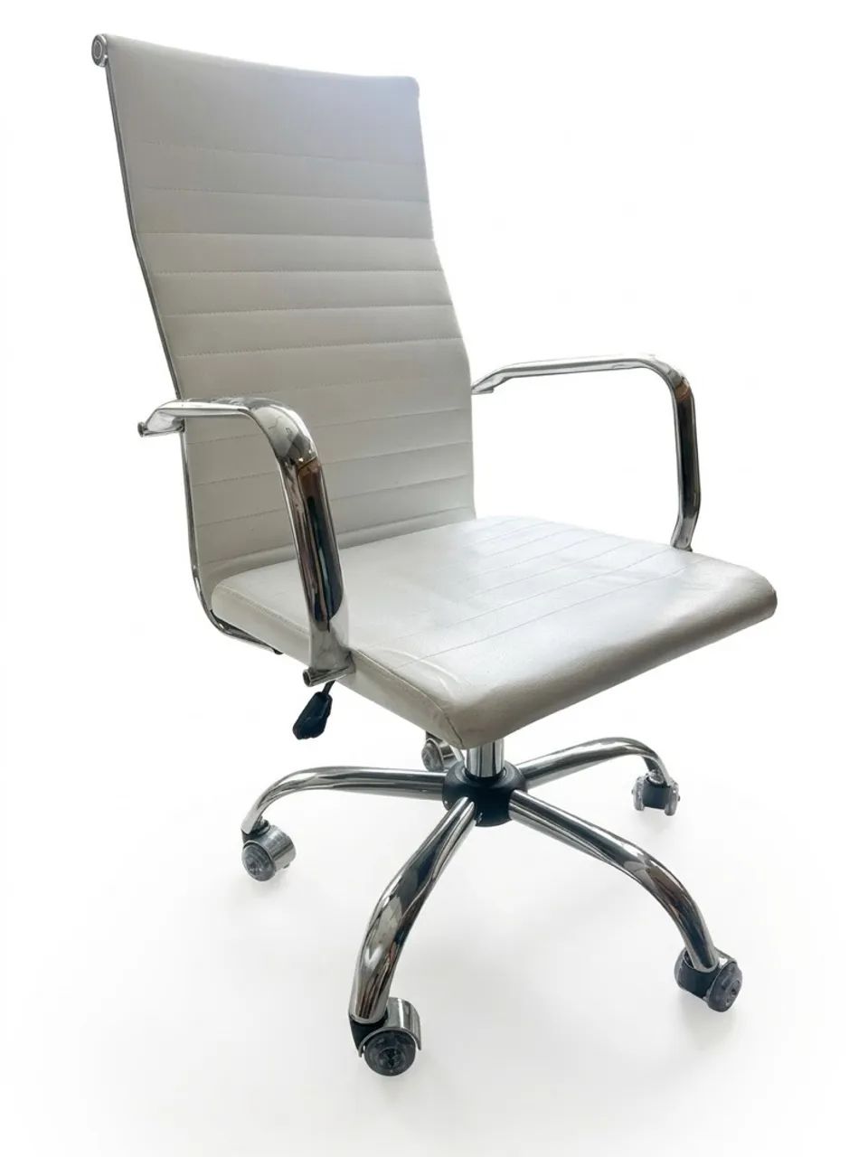 Cadeira Eames Presidente - Foto 2