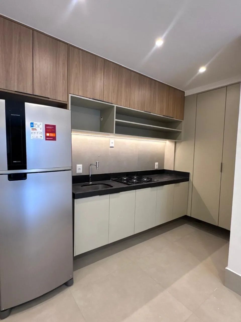 Excelente 2 quartos semi mobiliado. - Foto 3