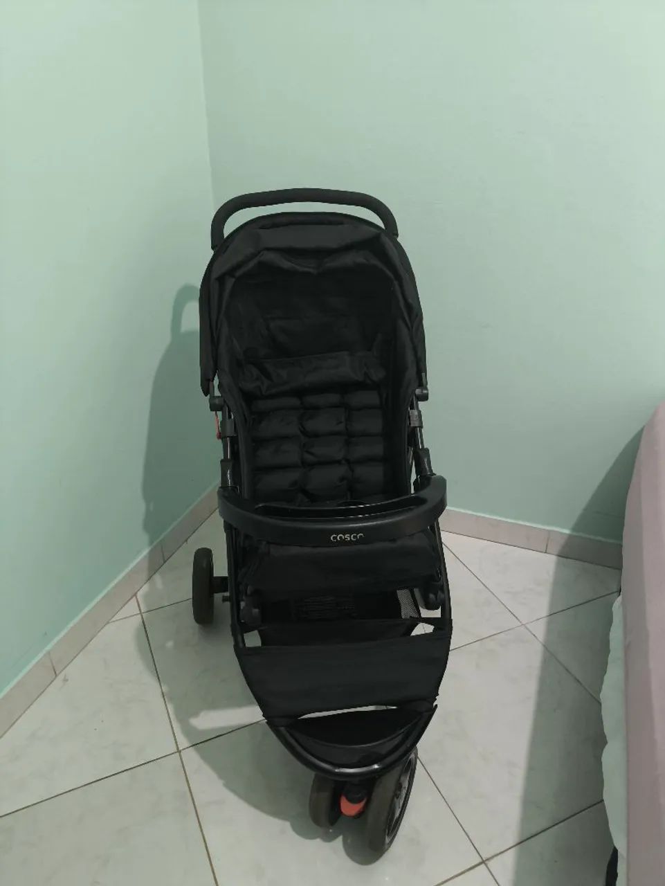 Carrinho confortável para bebê, marca Cosco. - Foto 3