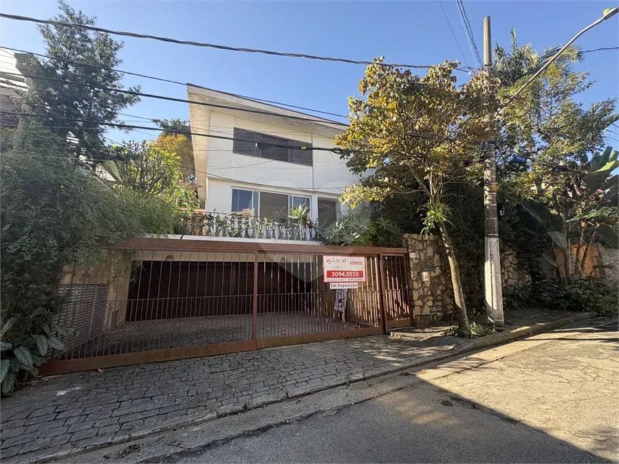 4 quartos duas suites mais edicula