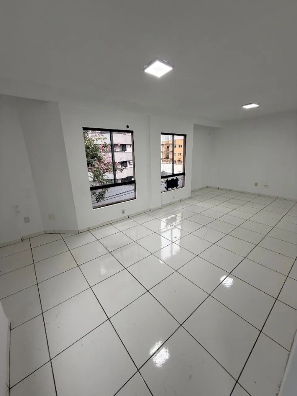 SALA COMERCIAL NO CENTRO - Foto 4