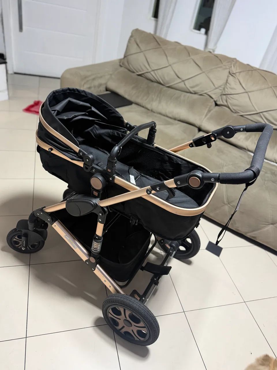 Carrinho de bebê europeu / 3 em 1 / Praticamente zerado  - Foto 3