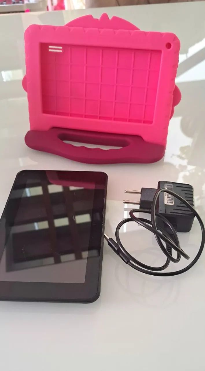 Tablet infantil Multilaser M7 com 64GB e 4GB RAM, Android 13 e Tela de 7" Preto<br>