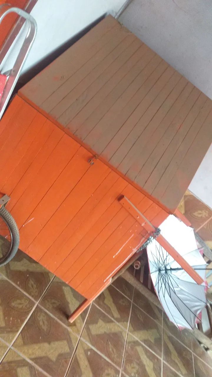 Banca de cigarro e bombons 