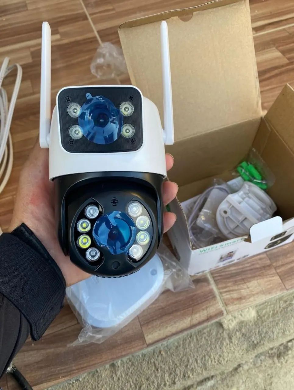 Câmera de Segurança Lente Dupla Wi-Fi 4K - Visão 360° e Noturna
