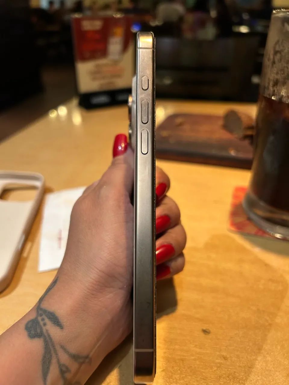 iphone 16 promax 1 ano de uso  - Foto 4