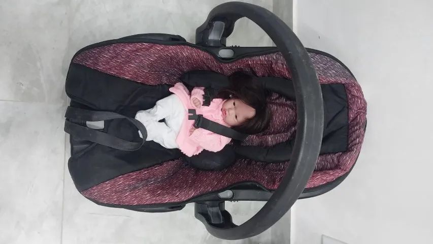 Carrinho, cadeira de bebe e assento de vaso
