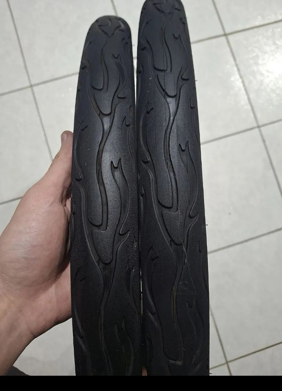 PAR DE PNEU PIRELLI FLAME ARO 26