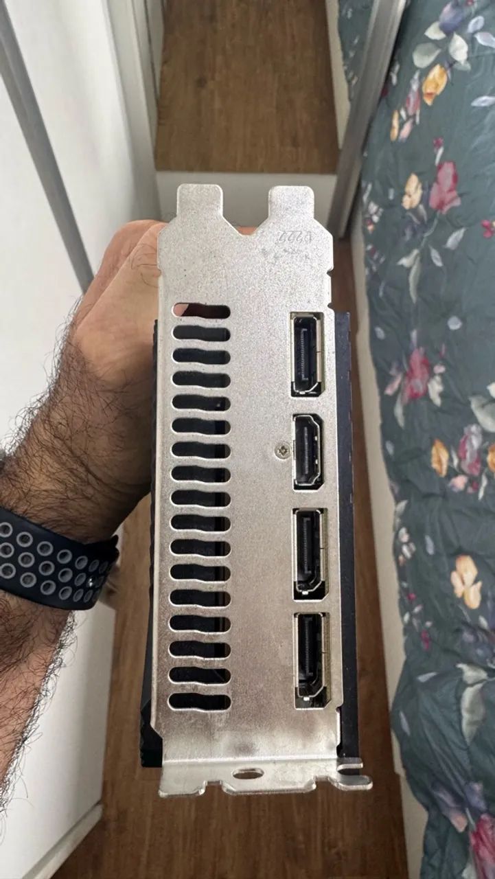 PLACA DE VIDEO RX 5600 6GB (Usada) - Foto 3