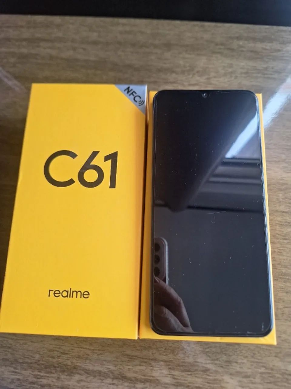 Vendo celular marca Realme C 61 com 8 GB 256 GB com pouco tempo de uso. 