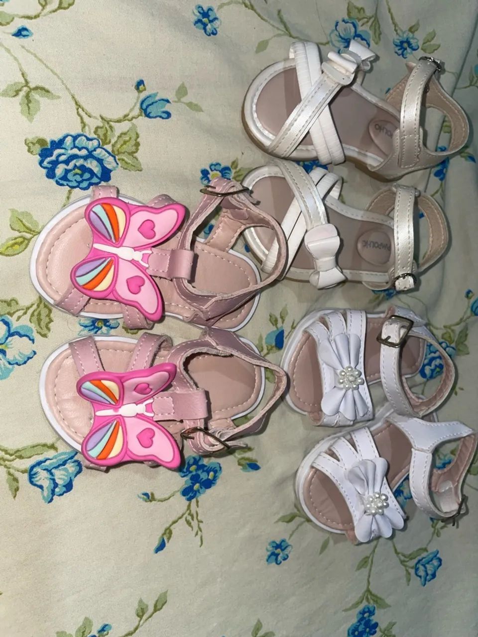 Sandalinhas lindas e delicadas 
