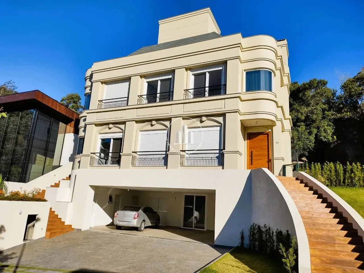 Casa 4 Dormitórios, Sendo 4 Suítes - CEN