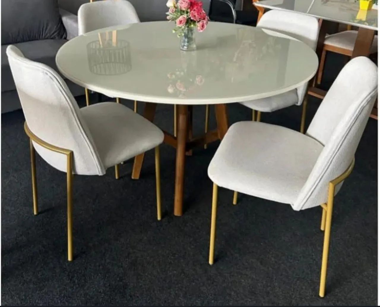 Mesa de jantar redonda 4 cadeiras 