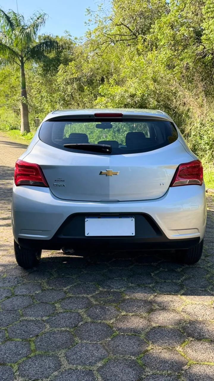 Chevrolet Onix Hatch LT 1.0 8V Flex Mec. 4P 2019 - Foto 4