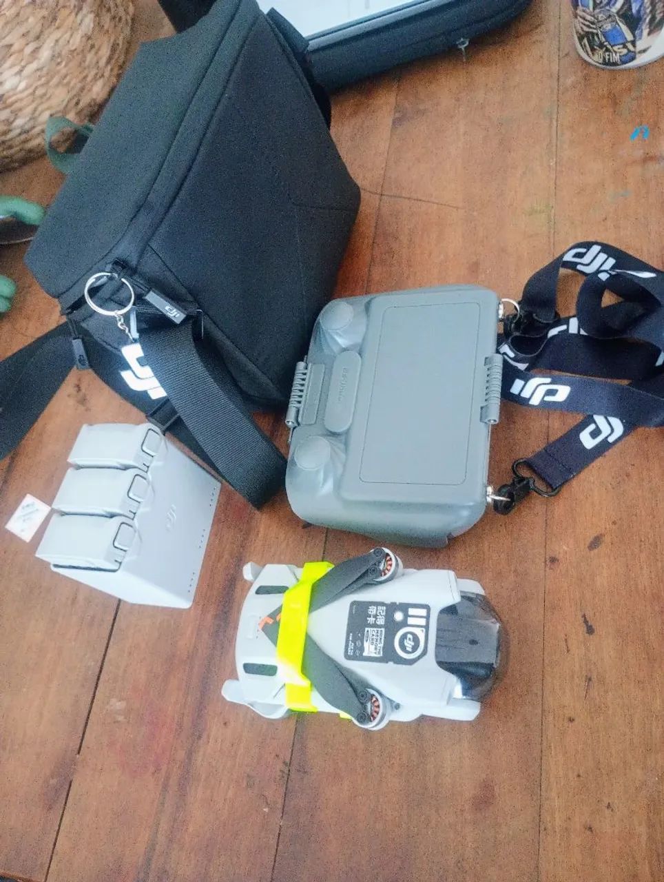 Drone dji mini 3 combo fly more com rc com tela