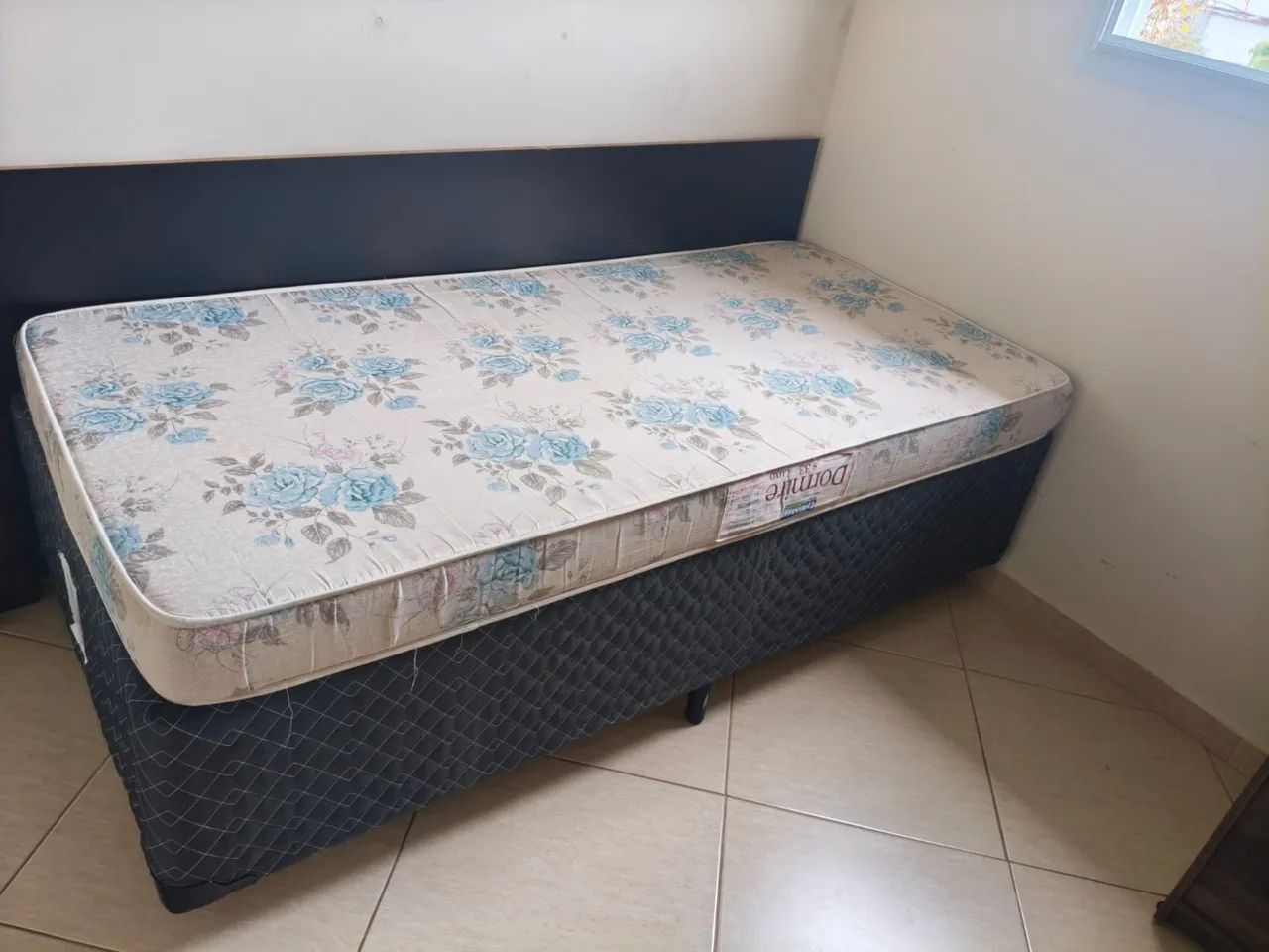 Bicama box acompanha colchão em ótimo estado 