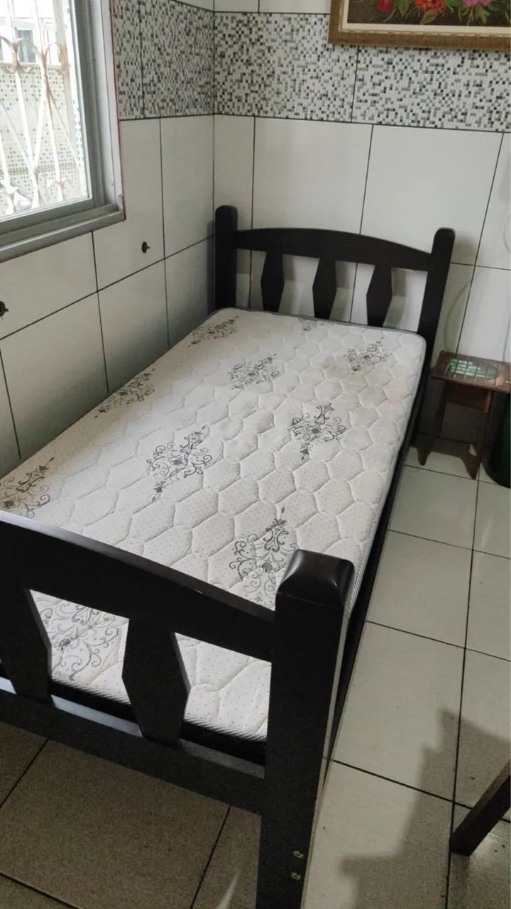 Cama de solteiro com colchão 