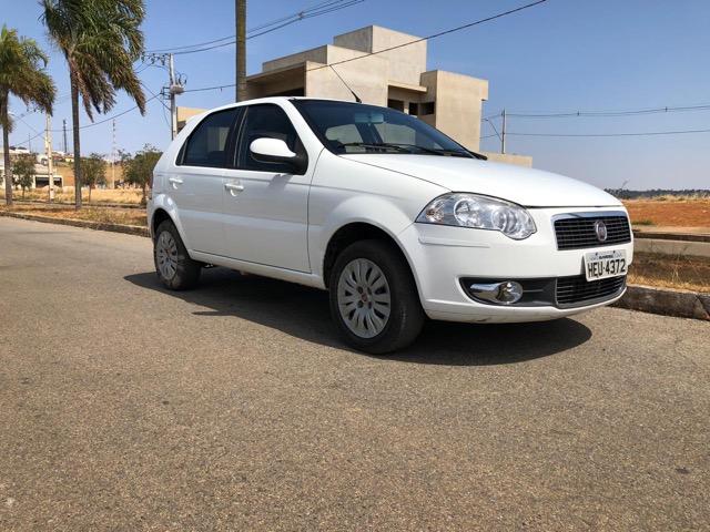 Palio attractive 1.4 completo 2011